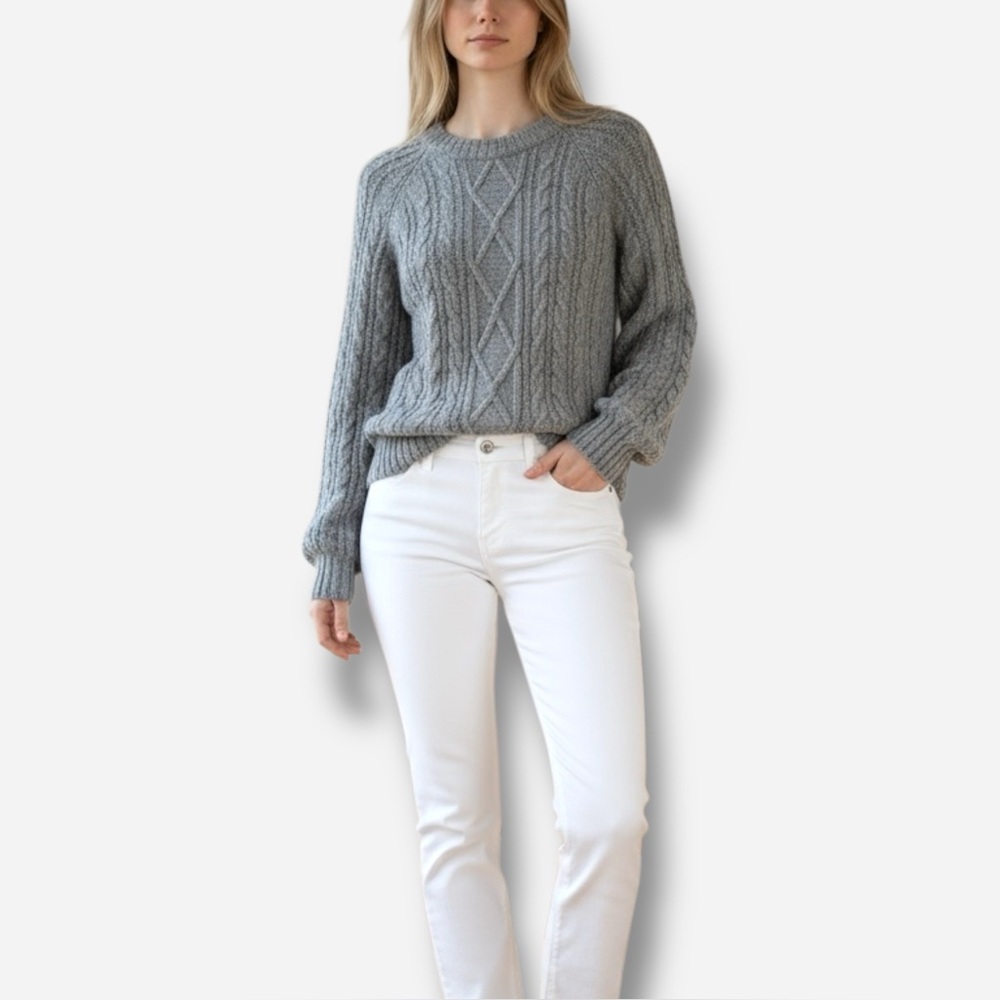🌸Abercrombie and Fitch🌸 long sleeve gray sweater size small
